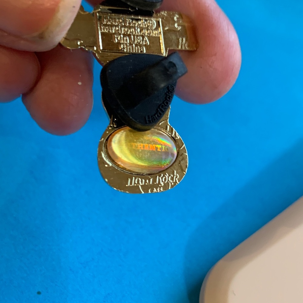 Hard Rock Cafe Teal and Yellow Guitar Pin - Picture 6 of 8